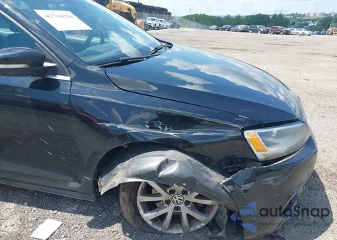 2014 Volkswagen Jetta 1.8T Se z USA, uszkodzony, nr VIN 3VWD17AJ0EM400219